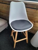 4 Chaisses hautes, Huis en Inrichting, Barkrukken, Ophalen, 60 tot 90 cm, Hout, Zo goed als nieuw