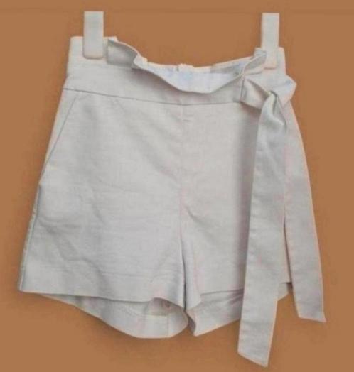 ✨️SALE‼️ STRADIVARIUS Kort Broekje Maat 34✨️, Kleding | Dames, Broeken en Pantalons, Zo goed als nieuw, Maat 34 (XS) of kleiner