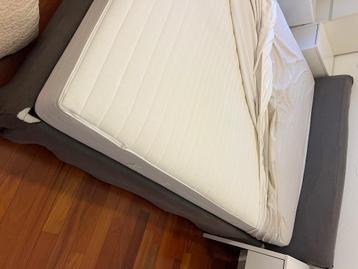 Cadre de lit 160cm + sommier double + matelas, Gris, Tissu, Enlèvement, Utilisé