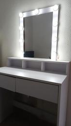 A semi-new makeup table, Huis en Inrichting, Ophalen, Zo goed als nieuw