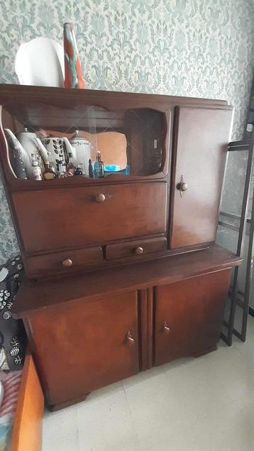 Vintage Kast met spiegel en vitrine beschikbaar voor biedingen