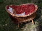 Kleine rieten poppenwieg, Kinderen en Baby's, Speelgoed | Poppenhuizen, Ophalen, Zo goed als nieuw