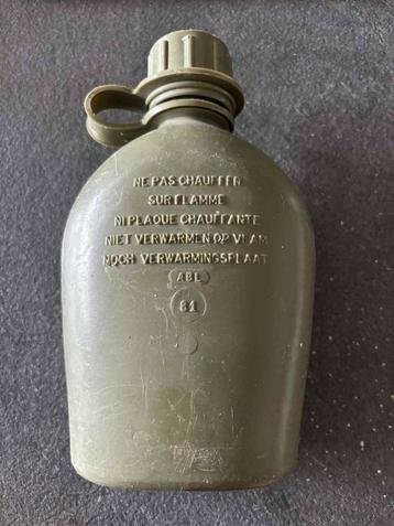 Gourde militaire en plastique ABL de 1981 beschikbaar voor biedingen