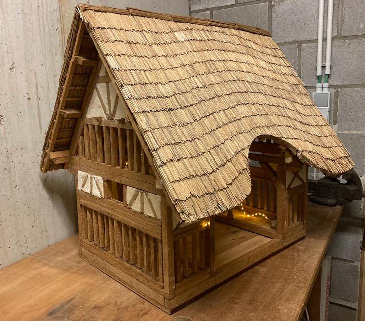 Unieke handgemaakte Vlaamse kerststal (70 cm hoog), Antiek en Kunst, Kunst | Beelden en Houtsnijwerken, Ophalen