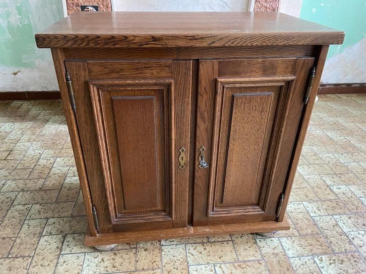 Meubles divers, Antiek en Kunst, Antiek | Meubels | Kasten, Ophalen of Verzenden