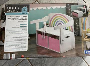 Houten bankje multifunctioneel beschikbaar voor biedingen