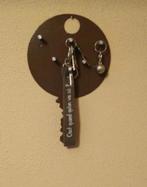 Porte clé mural en métal brun, Enlèvement, Comme neuf, Peluche ou Figurine