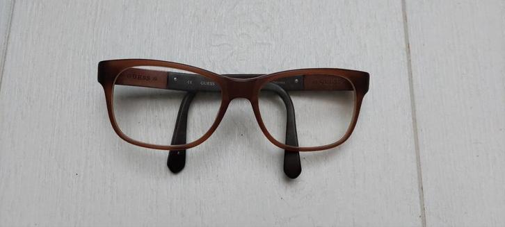 Brilmontuur Guess in bruintinten, Handtassen en Accessoires, Zonnebrillen en Brillen | Dames, Zo goed als nieuw, Bril, Ophalen of Verzenden