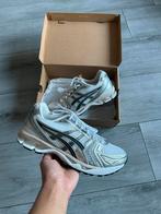 Asics Gel-Kyano 14 blanc gris graphite 46, Neuf, Enlèvement ou Envoi, Blanc, Baskets