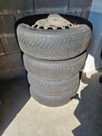 Jantes tôles VW + pneus hiver + enjoliveurs, Autos : Pièces & Accessoires, Pneus hiver, 16 pouces, 205 mm, Pneu(s)