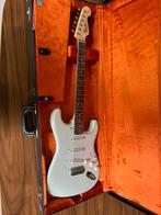 Fender American vintage 65 Stratocaster USA 2017 white, Musique & Instruments, Instruments à corde | Guitares | Électriques, Fender