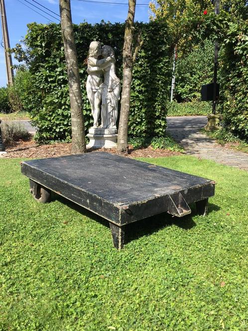 Industriële kar uit oude fabriek / industriële salontafel, Antiek en Kunst, Antiek | Meubels | Tafels, Ophalen