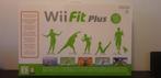 Wii fit + balance bord + spel wii fit + 3 spellen nieuwstaat, Ophalen of Verzenden, Zo goed als nieuw