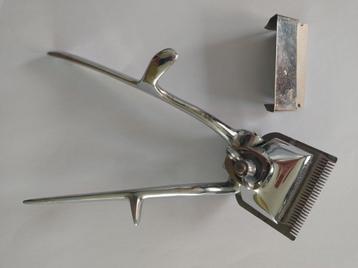 Antieke tondeuze G.Freidr.Ern. Solingen beschikbaar voor biedingen