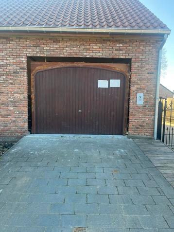 Meranti garage poort met werkende motor, Doe-het-zelf en Bouw, Deuren en Vliegenramen, Ophalen, Hout, Garagedeur
