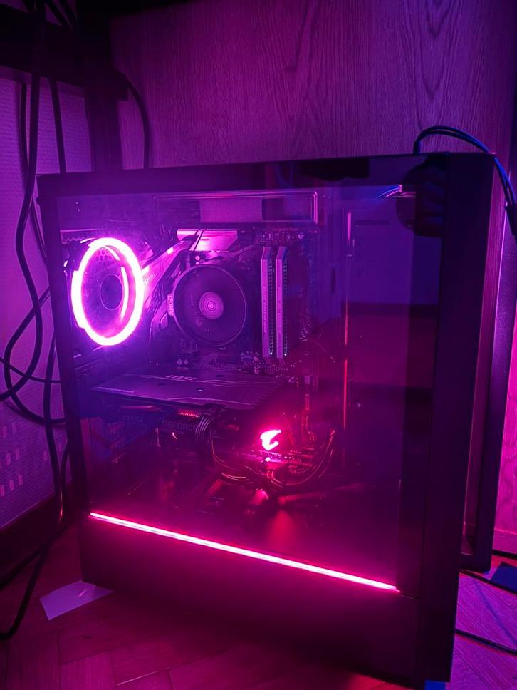 Gaming pc met monitor toetsenbord en muis, Computers en Software, Desktop Pc's, Zo goed als nieuw, HDD, Met monitor, Gaming, Ophalen