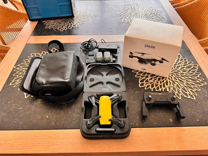 DJI Spark Drone (maar 29 vlieguren!), Audio, Tv en Foto, Drones, Zo goed als nieuw, Ophalen