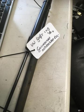 VW golf 5 gasverenset achterklep 2006 beschikbaar voor biedingen