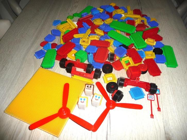 Noppers - 160 stuks, Kinderen en Baby's, Speelgoed | Bouwstenen, Zo goed als nieuw, Nopper, Ophalen of Verzenden
