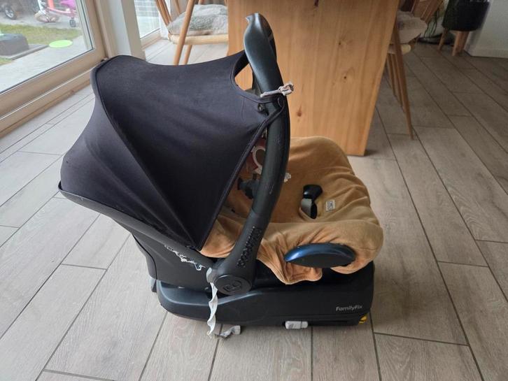 Base Maxi-Cosi Pebble + FamilyFix, Enfants & Bébés, Sièges auto, Maxi-Cosi, Enlèvement