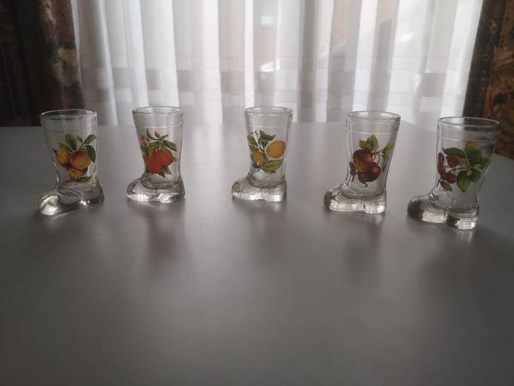 Drinkglazen - 5 Geneverglaasjes laarsvorm, Verzamelen, Glas en Drinkglazen, Ophalen of Verzenden