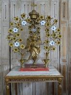 Oude religieuze boog met opaline bloemen, Antiek en Kunst, Ophalen