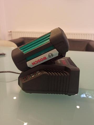 Batterij voor grasmachine bosch 37 Li + lader beschikbaar voor biedingen
