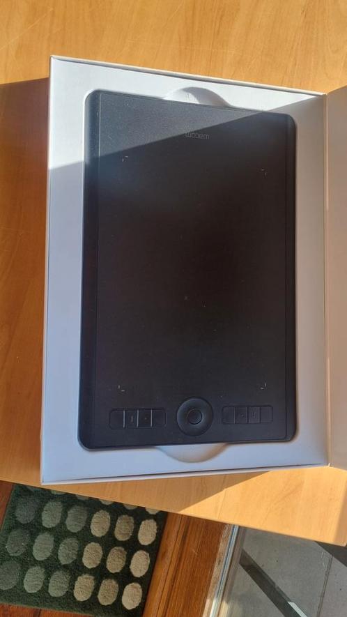 Wacom Intuos Pro Medium Tekentablet, Computers en Software, Tekentablets, Zo goed als nieuw, Draadloos, Multi-touch, Ophalen of Verzenden