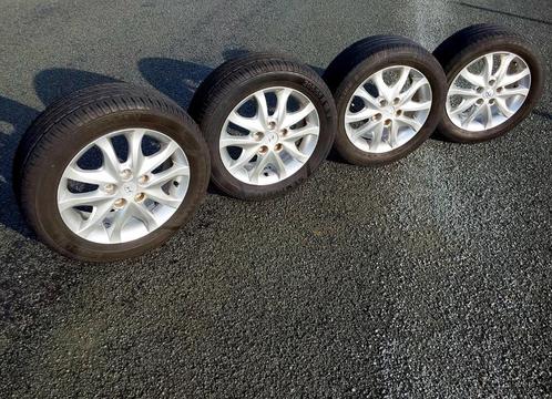 4 belles jantes originales Hyundai avec pneus été, Auto-onderdelen, Banden en Velgen, Banden en Velgen, Zomerbanden, 16 inch, 205 mm