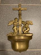 Wijwatervat met engelen antiek religieus, Ophalen