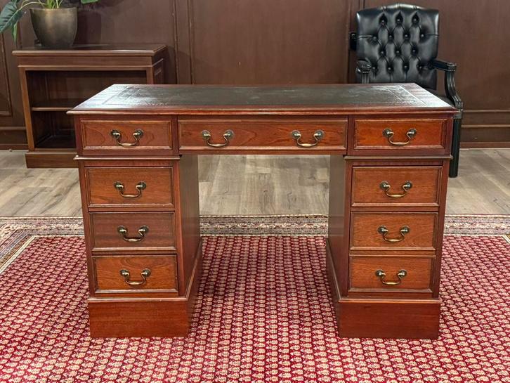 Klassiek Engels bureau #553, Huis en Inrichting, Bureaus, Zo goed als nieuw, Bureau, Ophalen of Verzenden