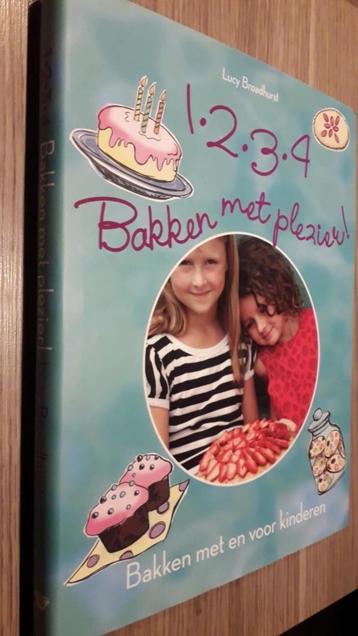 Kookboek "Bakken met en voor kinderen" beschikbaar voor biedingen