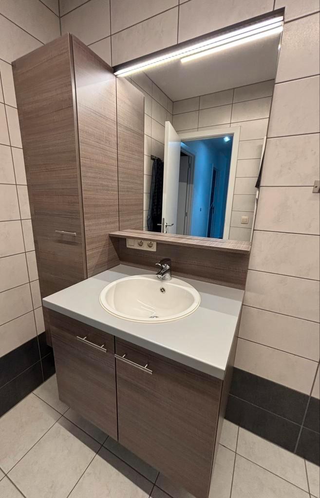 Badkamermeubel met kolomkast in houtlook, Huis en Inrichting, Badkamer | Badkamermeubels, Zo goed als nieuw, Ophalen