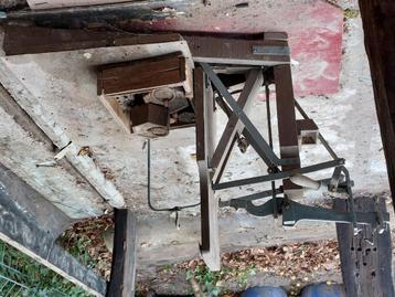 Bascule met gewichten beschikbaar voor biedingen
