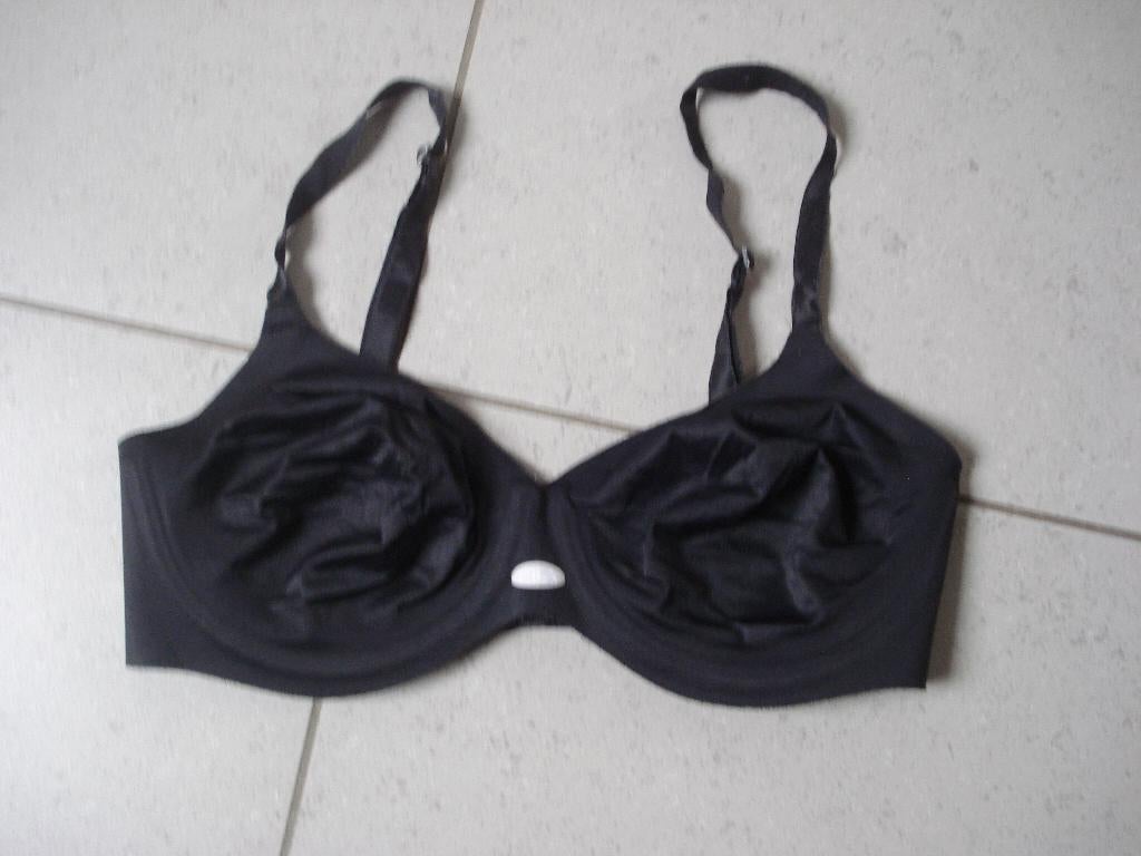 Fila zwarte beha, dames/meisjes. mt S, Ophalen of Verzenden, Zwart, BH