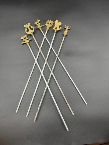 Set van 6 Vintage Spiezen met Messing Kopstukken – ca. 36 cm beschikbaar voor biedingen