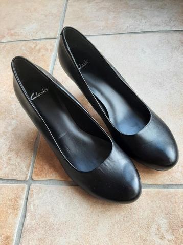 Clarks zwarte leren pumps maat 5.5 maat 38 - 38,5 beschikbaar voor biedingen