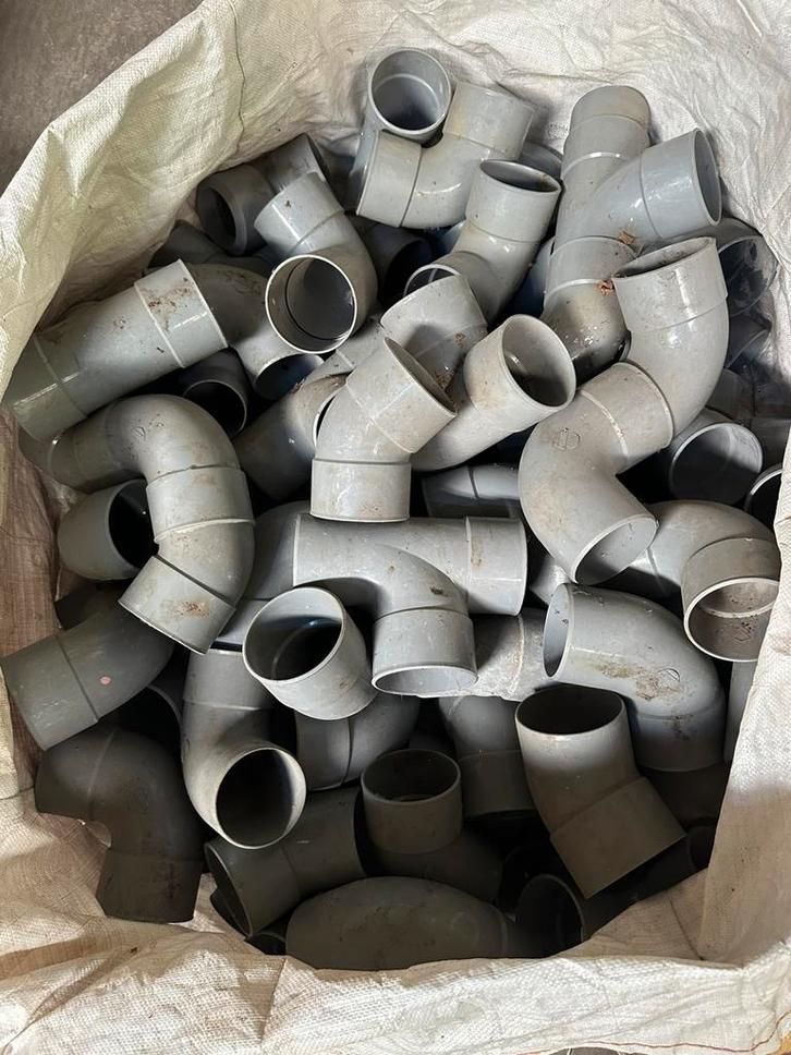 PVC afvoer hulpstukken 10 cm – diverse bochten en T-stukken, Doe-het-zelf en Bouw, Buizen en Afvoer, Zo goed als nieuw, Afvoer
