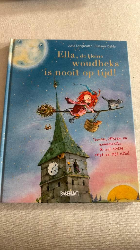 Jutta Langreuter - Ella de kleine woudheks is nooit op tijd, Boeken, Prentenboeken en Plaatjesalbums, Zo goed als nieuw, Ophalen of Verzenden