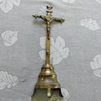 Crucifix en cuivre sur pied, Ophalen
