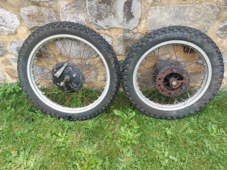 Roues complètes Yamaha DT 250 / 400 MX 1977-1980, Motos, Pièces | Yamaha, Utilisé, Enlèvement ou Envoi