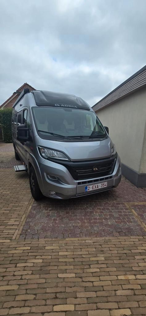 Fiat ducato Adria Twin luxe sgx for2 180 at9v  kleur grey, Caravans en Kamperen, Mobilhomes, Particulier, Adria, Ophalen