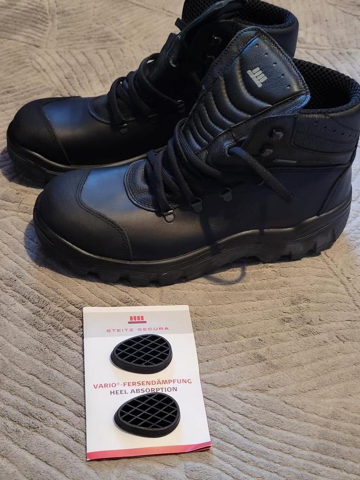 Nieuwe GORETEX veiligheidsschoenen maat 45., Doe-het-zelf en Bouw, Veiligheidskleding, Nieuw, Ophalen