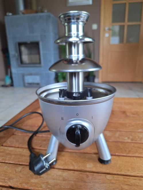 Chocoladefontein, Elektronische apparatuur, Fonduesets, Zo goed als nieuw, Fondueset, Elektrisch, Ophalen of Verzenden