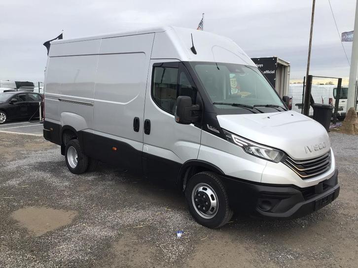 iveco daily l3h2 30hdi 210pk 2025 10km VERKOCHT, Auto's, Bestelwagens en Lichte vracht, Bedrijf, Te koop, ABS, Achteruitrijcamera