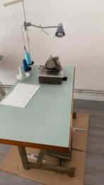 Overlock machine industrieel. Te koop 350€, Ophalen, Zo goed als nieuw
