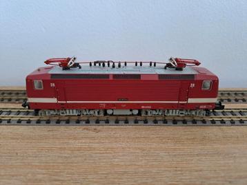 Locomotive analogique Roco N scale BR143 avec éclairage 