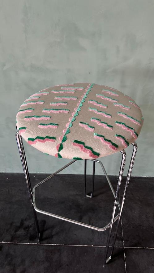 X4 tabourets de bar vintage années 70, Huis en Inrichting, Barkrukken, Zo goed als nieuw, 60 tot 90 cm, Metaal, 4 krukken, Met voetsteun