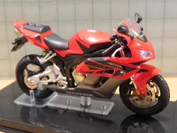 Honda CBR1000RR Fireblade 1:24 atlas los