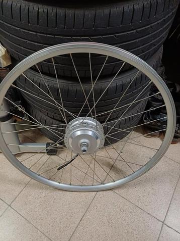 Fietswiel 28 inch met moter beschikbaar voor biedingen